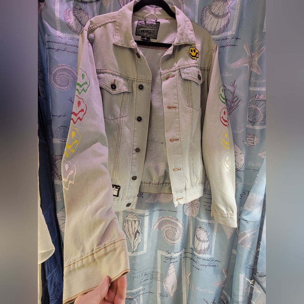 Trademark Brooklyn Cloth Smiley Face Denim Jacket Size M – Statue of Liberty - Picture 3 of 16